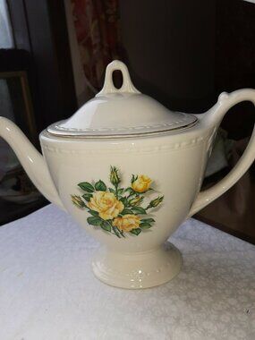 Eggshell Homer Laughlin Georgian Teapot